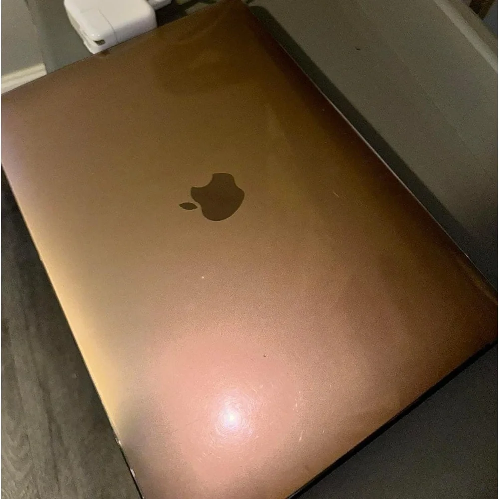MacBook. - Picture 1 of 4